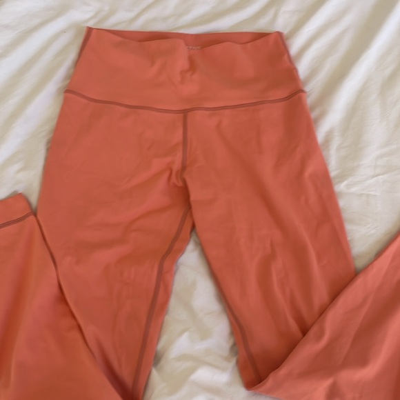 Set Active Leggings and Crop Top Set - Picture 6 of 8